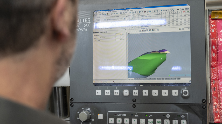 Boardtek Optimising LVT Cutting Efficiency with Biesse Selco Beam Saw and ...